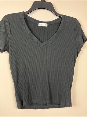 Popular 21 Black Ribbed V-Neck Short Sleeve Top L